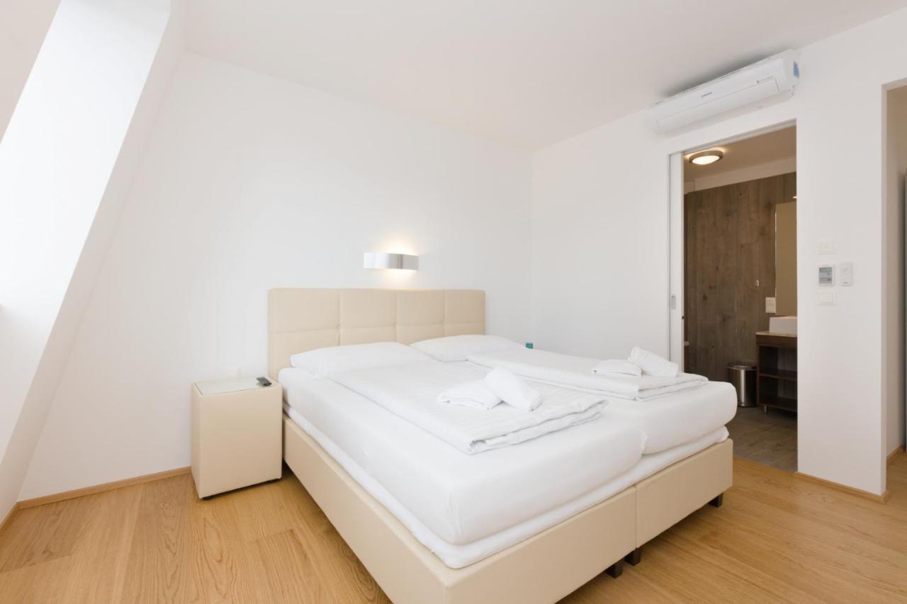 Riverside Residences Apartament *
