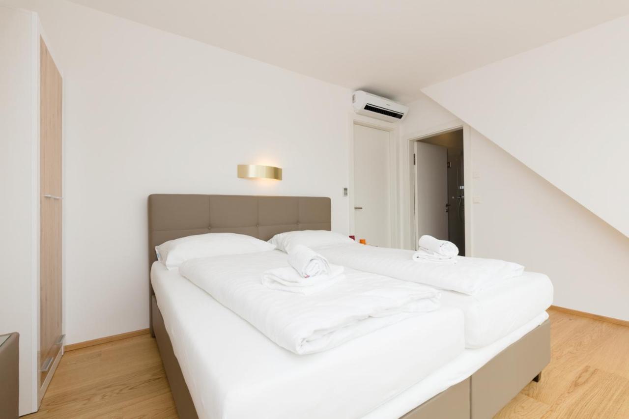 Riverside Residences Apartament *